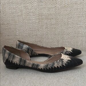 Tory Burch Black and Cream Flats with Chevron Design